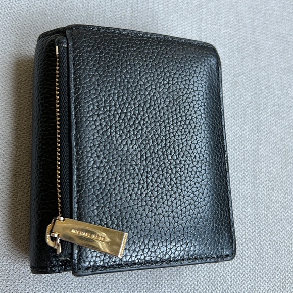 Michael Kors wallet - Picture 4 of 8